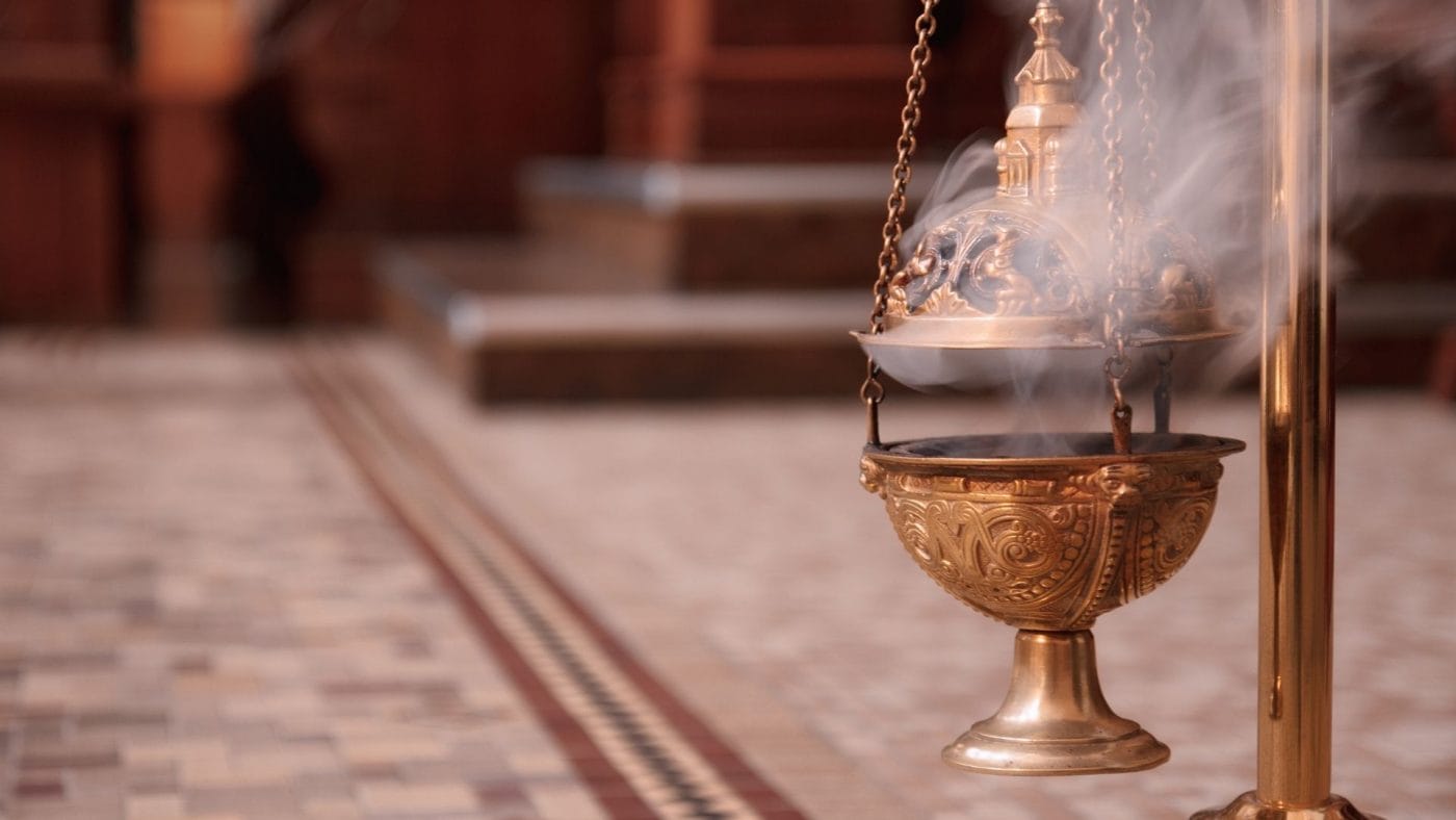 Tütsü Nasıl Yakılır, Tütsü Yakmak Hakkında Bilmeniz Gereken Her Şey tutsu3
